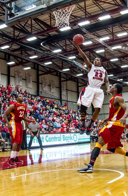 Senior guard Reggie Stallings and the Mules basketball team host Northwest Missouri State Saturday. (Photo by ANDREW MATHER, Photo Editor)