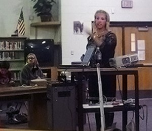(Photo by Rob Curry) Tina Meier, of O’Fallon Mo., shares her experience with bullying Tuesday at the Warrensburg Middle School Library.