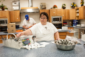 Lisa and Jim Smith volunteer as chefs every Thursday night. Jim used to work in Todd Dining Hall and said he and his wife were looking for service opportunities when they read about Manna Harvest in a winter issue of the Muleskinner. 