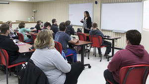 PHOTO BY BRANDON BOWMAN / PHOTO EDITOR Jessica Rhodes, a case worker for the THRIVE program, teaches workplace and community skills Wednesday afternoon in Lovinger 1270.